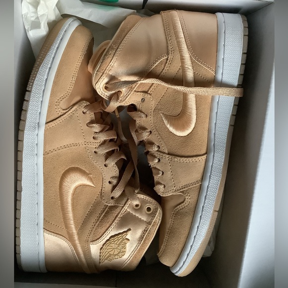 Jordan Shoes - Size 9 Wmns Air Jordan 1 Retro High Season of Her: Ice Peach